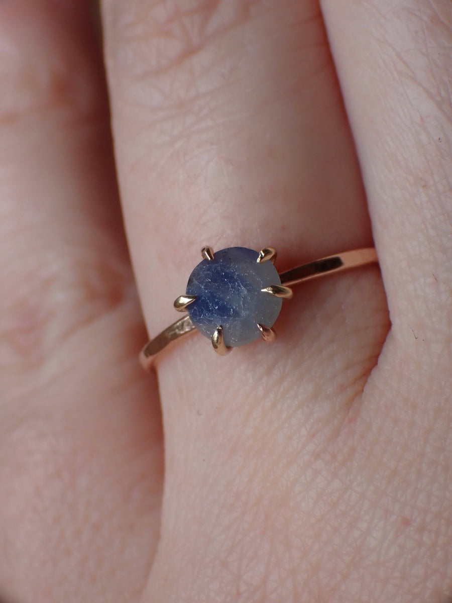 Dusk Band | Blue Sapphire Rose Gold Ring
