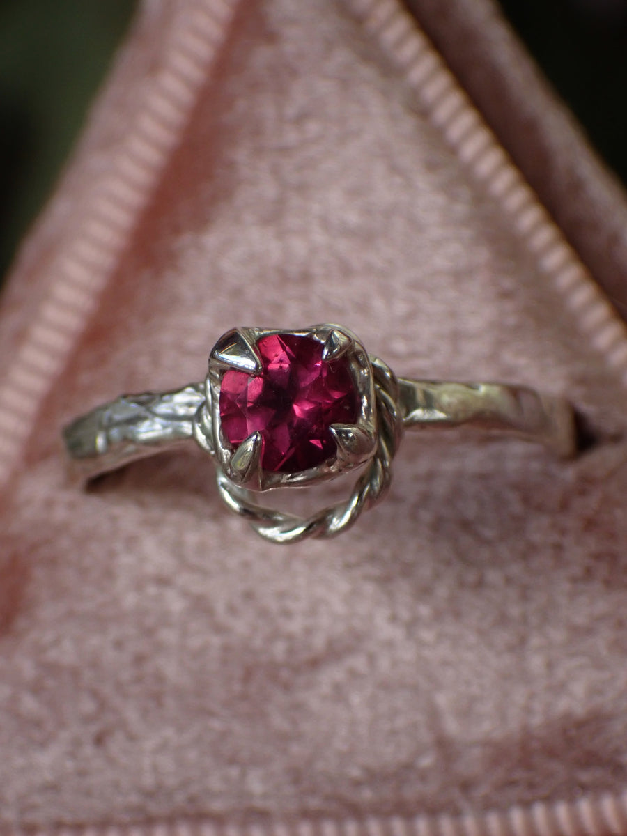 Merry-Go-Round Fidget Ring | Custom Gemstone Spinner Ring