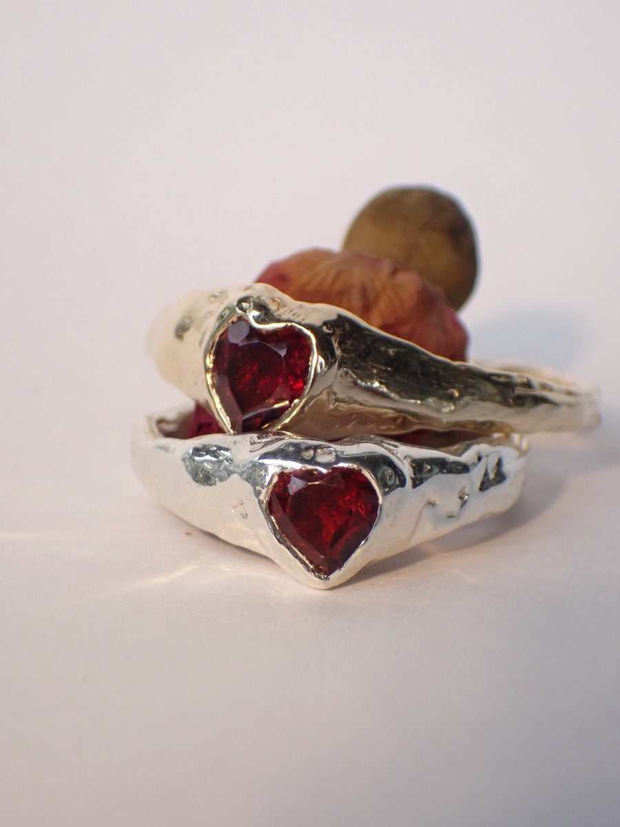 Sweetheart Ring | Custom Love Heart Band in Gold or Silver